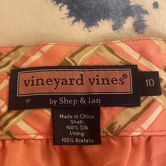 Vineyard vines shell skirt size 10. Perfect condition. - Picture 4 of 4
